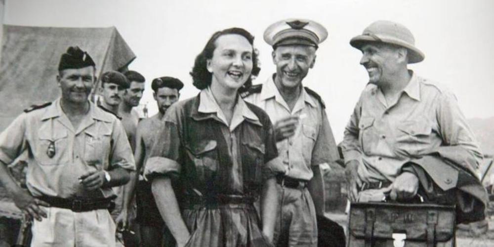 Dokumentarisches Bild von Frau Geneviève de Galard bei ihrer Rückkehr aus Dien Bien Phu. (Foto: VNA)