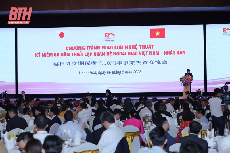 Kunstaustausch zur Feier des 50-jährigen Jubiläums der diplomatischen Beziehungen zwischen Vietnam und Japan