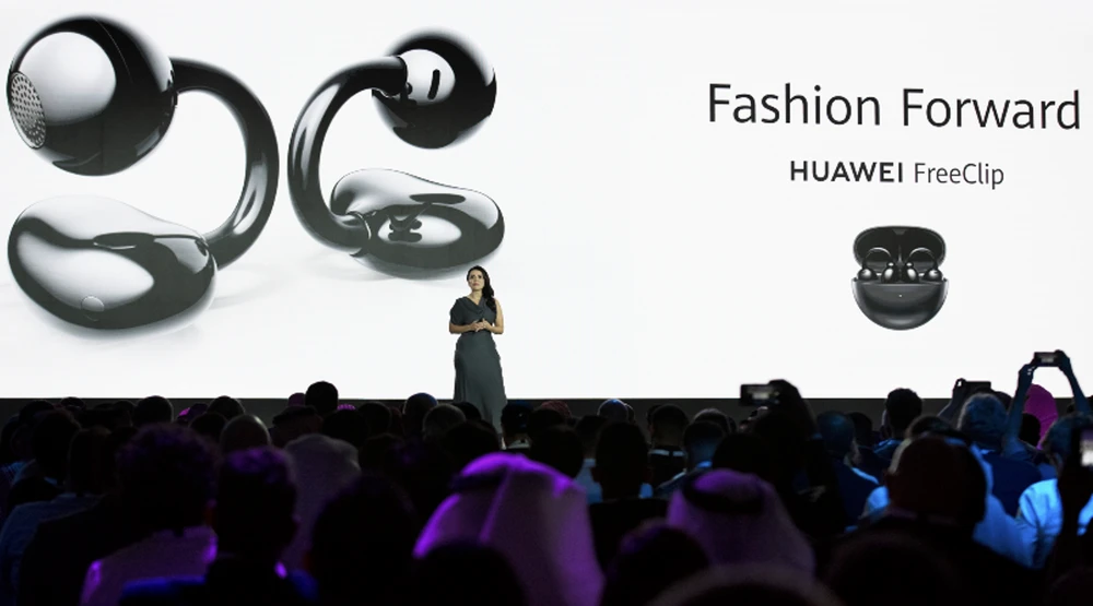 Huawei FreeClip earphones have a unique design