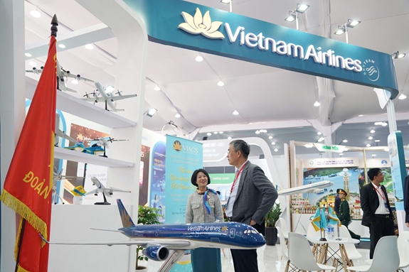 Vietnam Airlines góp mặt tại Triển lãm Quốc phòng quốc tế Việt Nam 2024