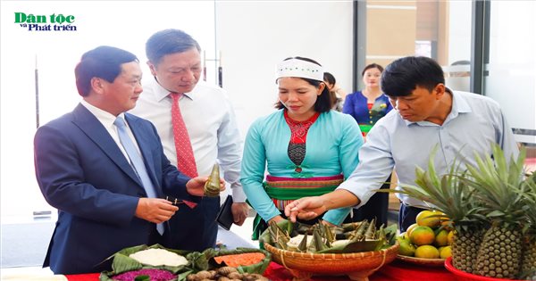 Le ministre et président du Comité ethnique Hau A Lenh a participé au 4e Congrès des minorités ethniques de la province de Ninh Binh - 2024