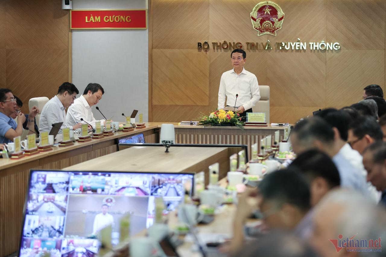 각 산업과 분야에서는 디지털 경제 발전에 대한 샘플 스토리를 작성해야 합니다.