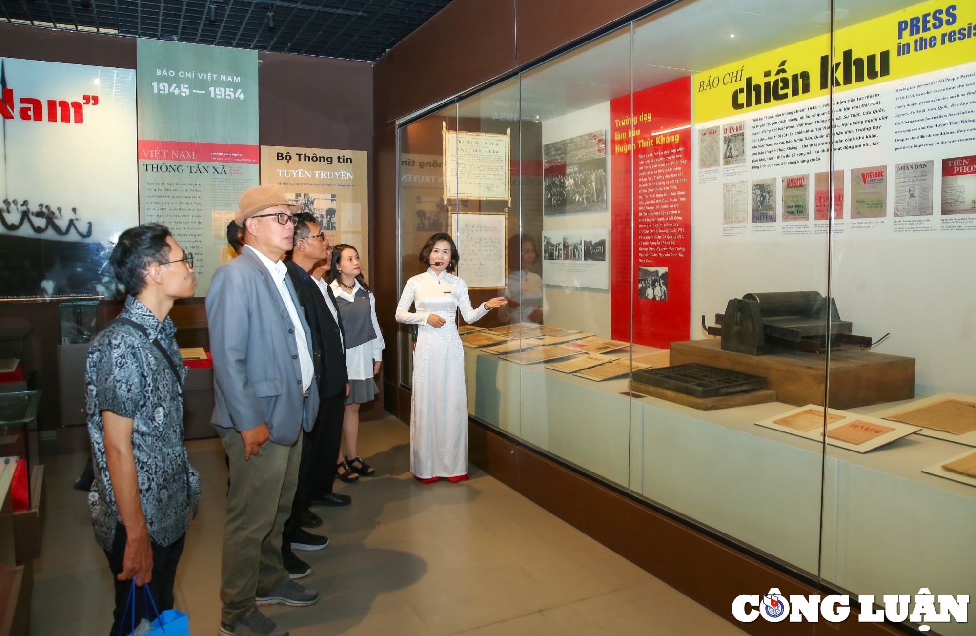 Vietnamesische und indonesische Journalisten treffen sich, um die Zusammenarbeit zwischen den beiden Ländern weiter zu stärken. Pressefoto 6