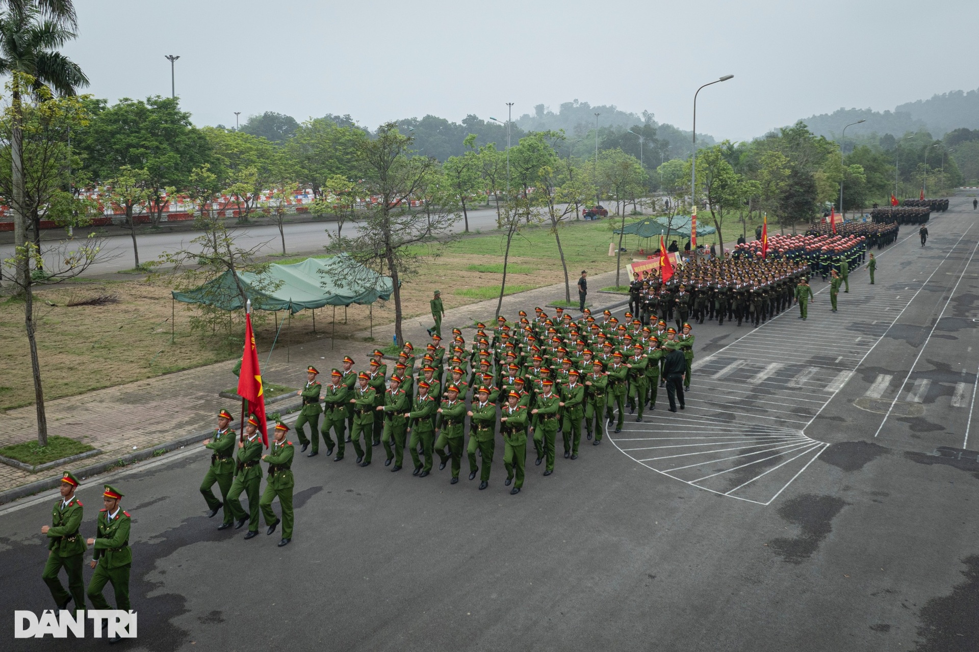 Ngắm những bóng hồng của lực lượng CSCĐ luyện tập diễu binh, diễu hành - 1