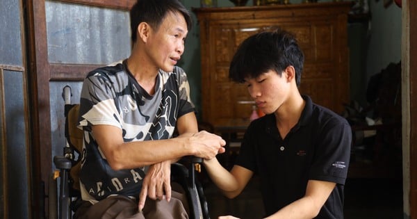 Le père est paralysé des deux jambes, la mère est à terre, un étudiant de Quang Tri vacille à la porte de la faculté de médecine