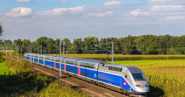 Vietnam builds high-speed railway, what part does France participate in?