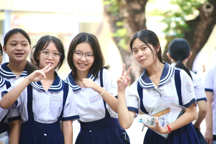 Ho Chi Minh City proposes to exempt tuition fees for more than 490,000 secondary school students. (Illustration photo)