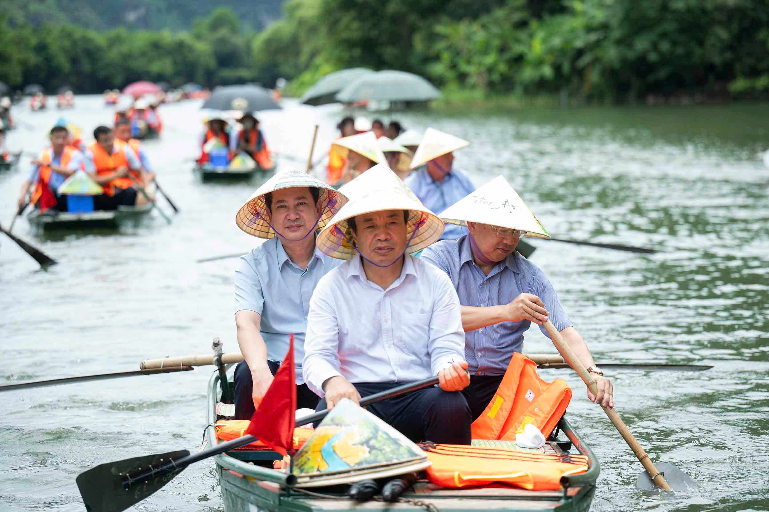La vicepresidenta de la Asamblea Nacional, Nguyen Thi Thanh, y la presidenta del Senado australiano, Sue Lines, visitan Ninh Binh -0