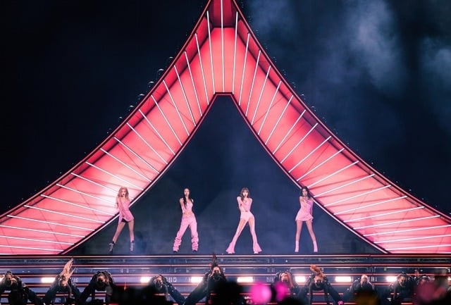YG Entertainment phản hồi lùm xùm BlackPink chỉ diễn 13 ca khúc tại concert Hà Nội - Ảnh 3.