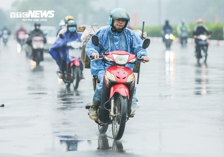 Từ đêm 8-9/2 Đông Bắc Bộ mưa, mưa nhỏ rải rác, trời rét đậm, vùng núi có nơi rét hại. (Ảnh: Khổng Chí)