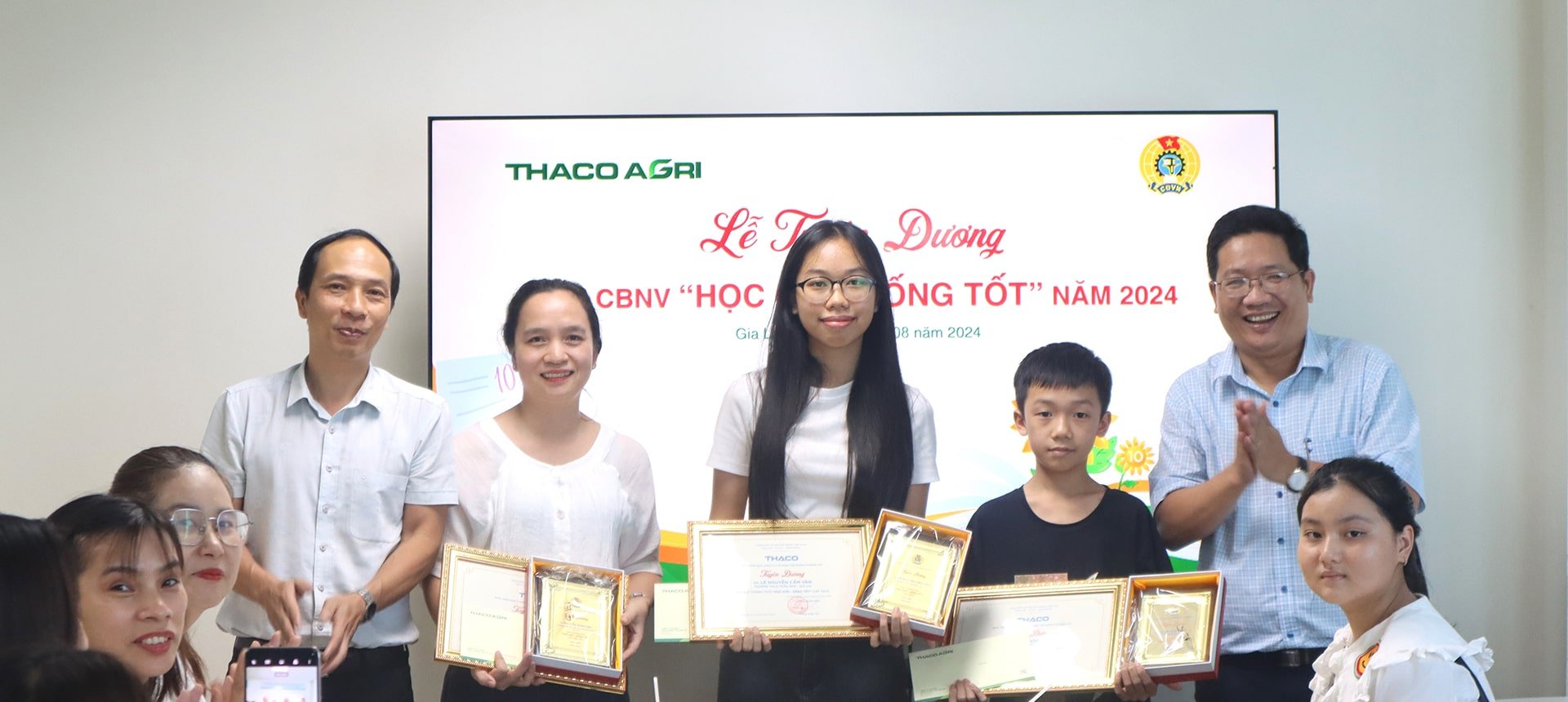 THACO AGRI tuyên dương con CBNV “Học giỏi