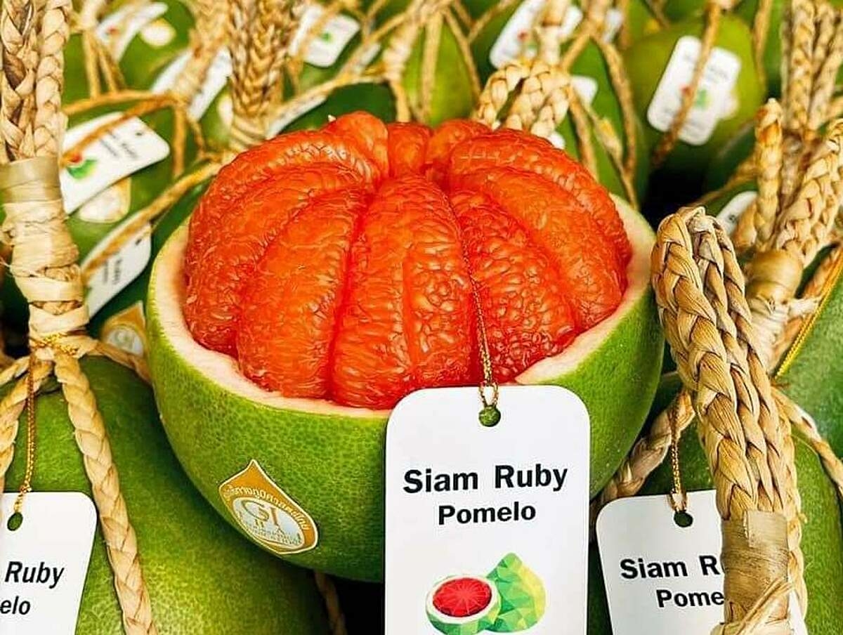 Thai red-fleshed Ruby grapefruit overwhelms Vietnamese products despite being expensive