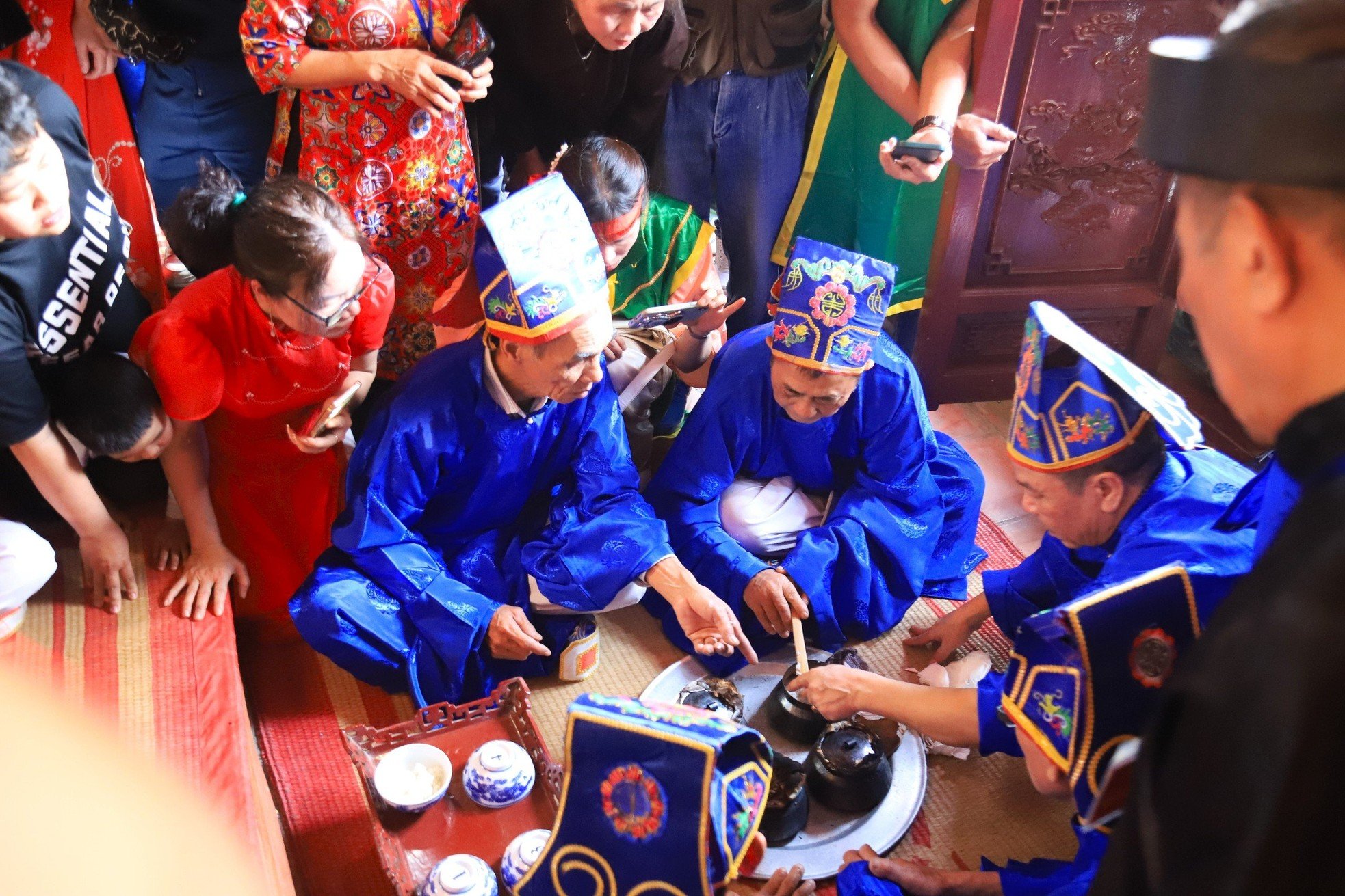 Concours unique de fabrication de feu et de cuisson du riz dans les villages de banlieue de Hanoi, photo 16