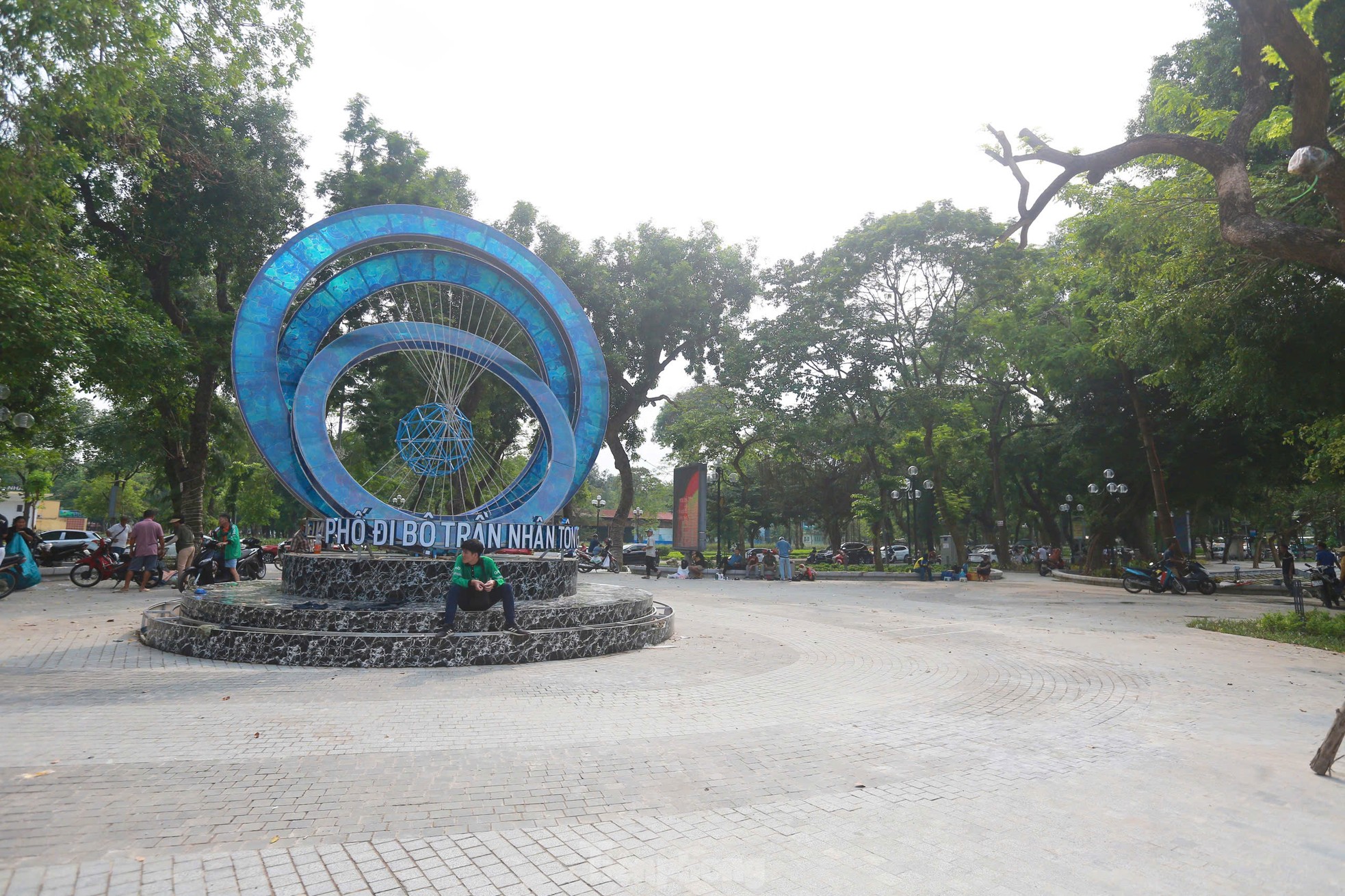 Vista panorámica del lago Thien Quang con 4 espacios abiertos a punto de finalizar, foto 12