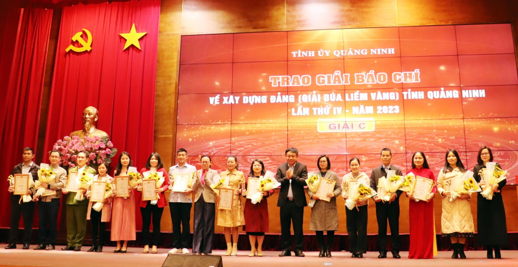 trao giai bao chi ve xay dung dangtinh quang ninh nam 2023 hinh 2