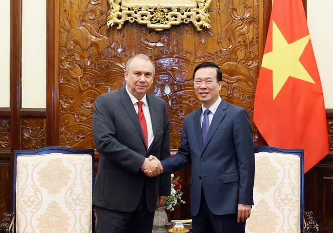 El presidente Vo Van Thuong recibe a los embajadores de Nueva Zelanda y Perú