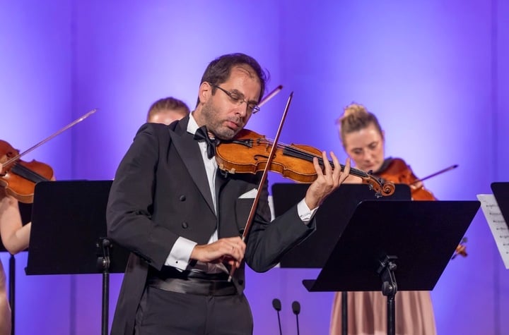 El espectáculo no es sólo un evento musical, sino también un viaje para descubrir la belleza de la música clásica.