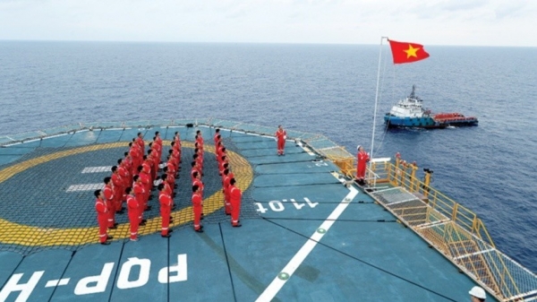 The Party Committee of the Vietnam National Oil and Gas Group requires organizing practical and economical activities to celebrate the 15th anniversary of its establishment.