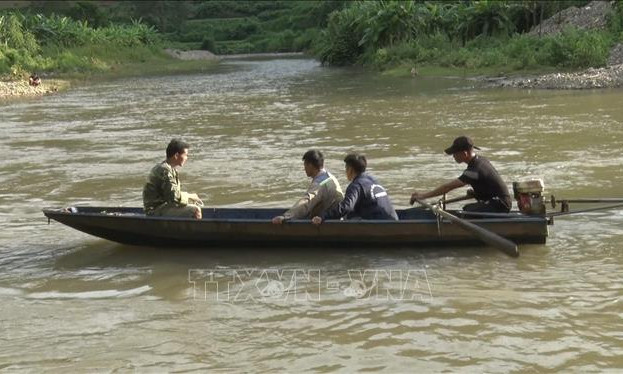 Hai thiếu niên mất tích khi đi tắm suối cùng nhóm bạn