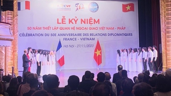 Art night celebrating 50 years of Vietnam-France diplomatic relations