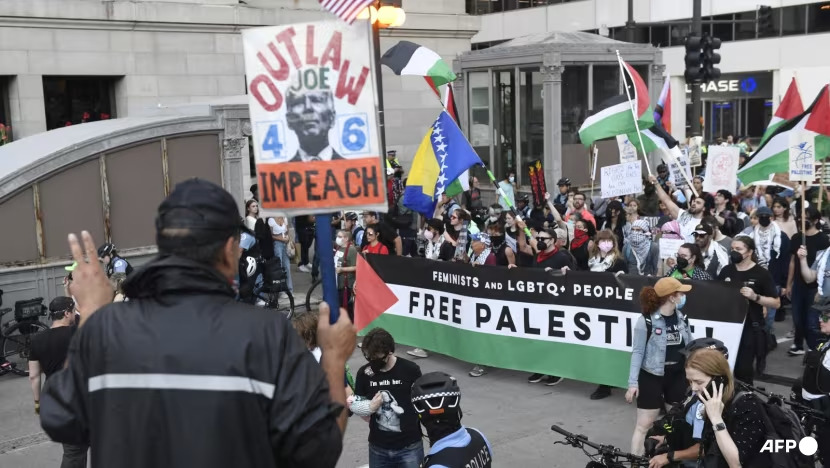 Gaza protesters at the US Democratic Congress photo 1