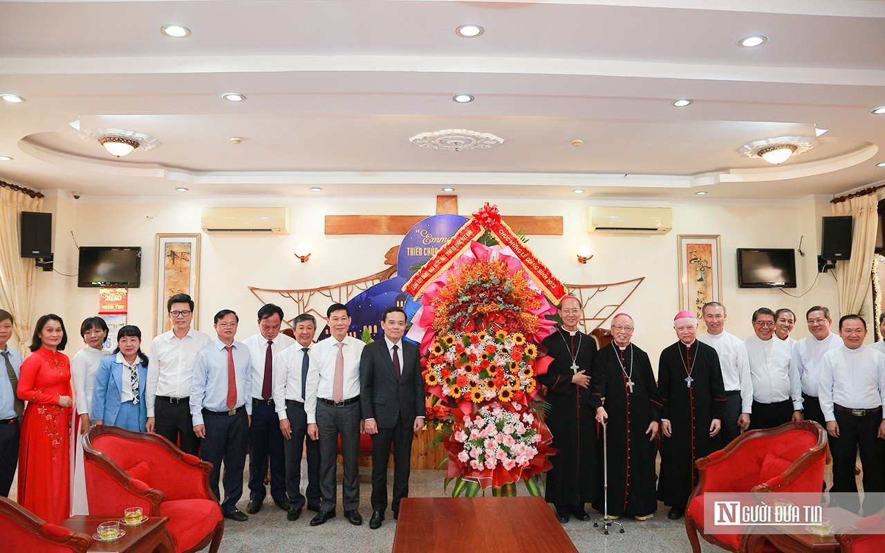 Highlights - Deputy Prime Minister Tran Luu Quang visits and extends Christmas greetings in Dong Nai (Photo 6).