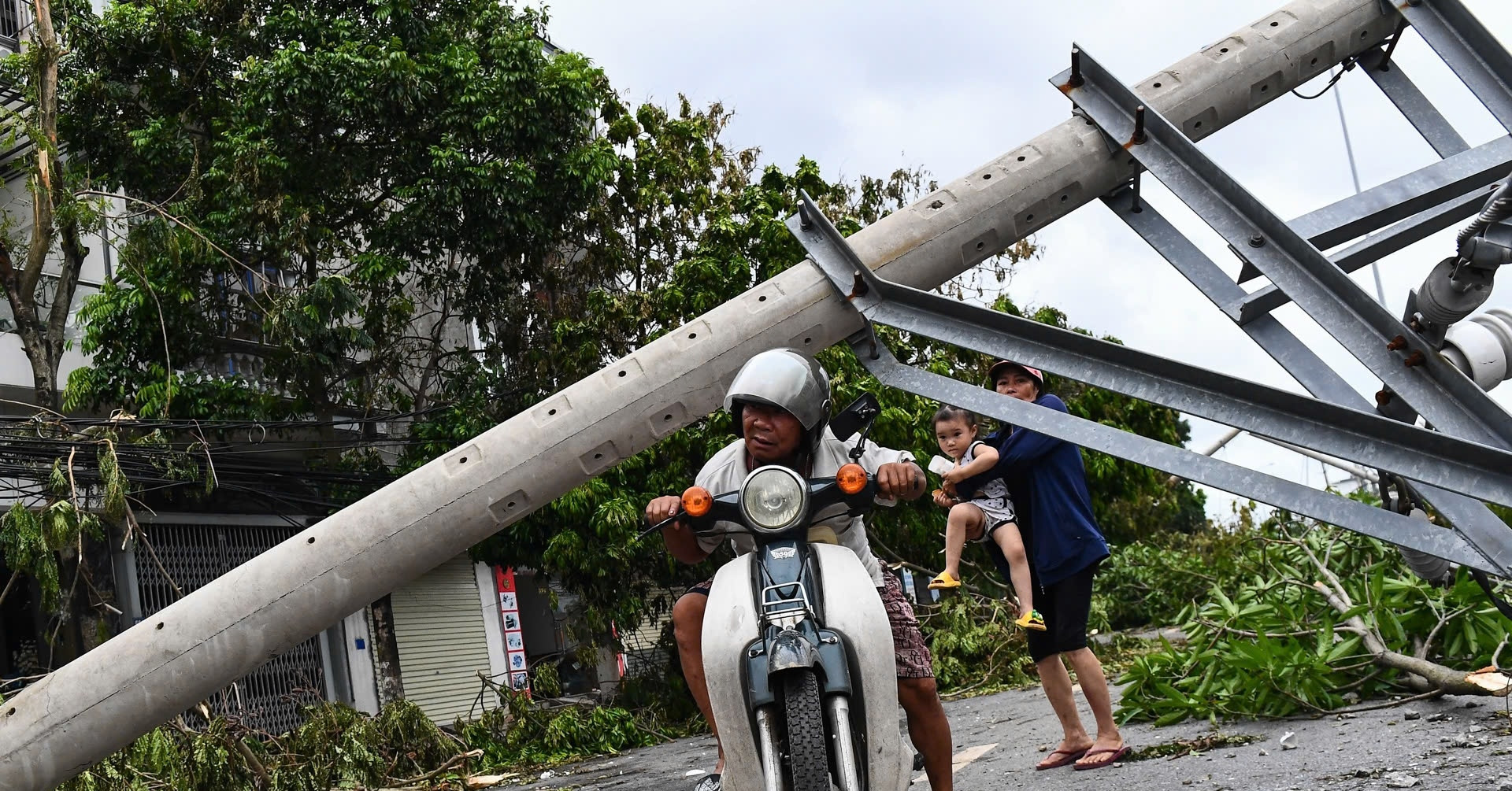 Mất điện nhiều ngày, Giám đốc điện lực Hạ Long bị tạm đình chỉ chức vụ