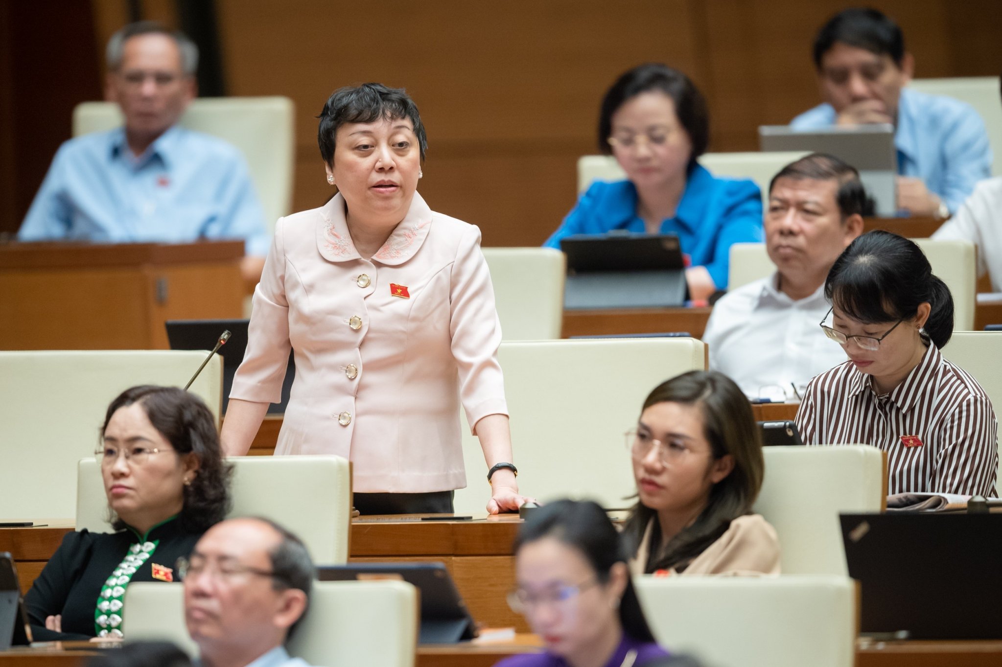 対話 - 保健大臣が予防接種ワクチンの拡大不足を説明