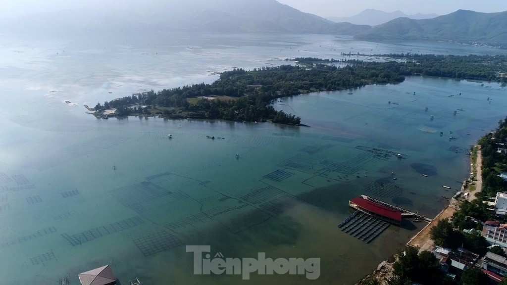 'Tuyệt tình cốc' huyền ảo trên vịnh Lăng Cô ảnh 6