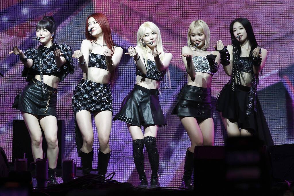 LE SSERAFIM bị khán giả nhận xét hát live thảm hoạ ở Coachella 2024. Ảnh: Naver