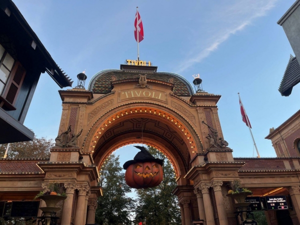 Tivoli Gardens เปลี่ยนแปลงเพื่อเทศกาลฮัลโลวีนอันน่ามหัศจรรย์