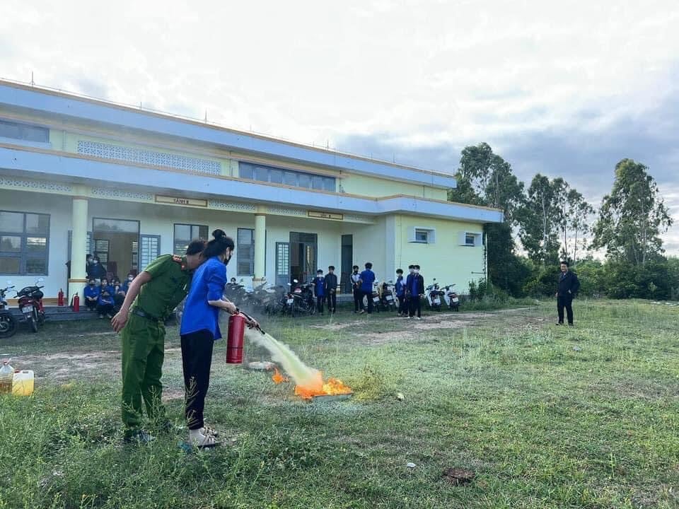 L’enjeu clé de la prévention des incendies est de sensibiliser et de former les enseignants et les élèves.