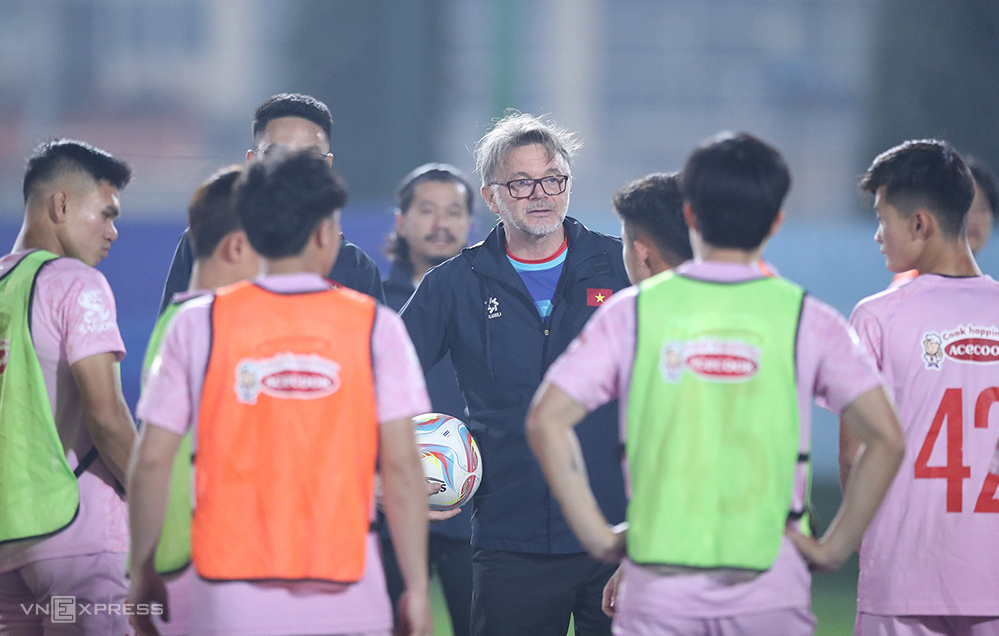 Coach Troussier wants to win against Indonesia