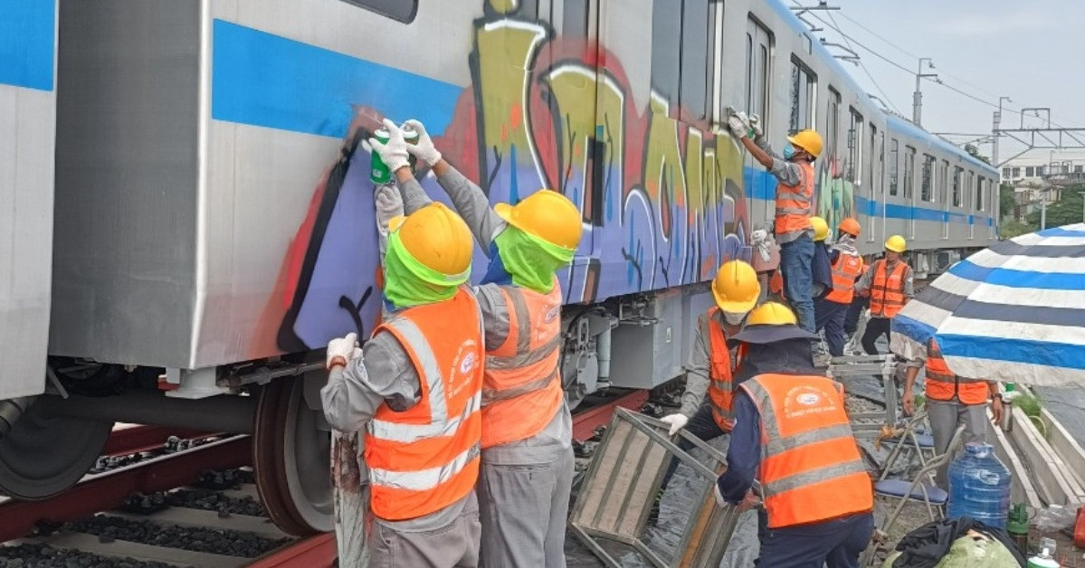 Metro số 1 liên tiếp bị vẽ bậy và mất trộm, chủ đầu tư cầu cứu công an