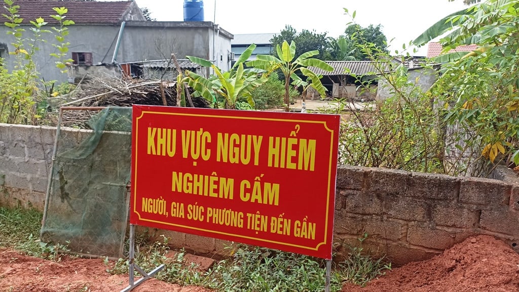 4Vết nứt gần 400m.jpg