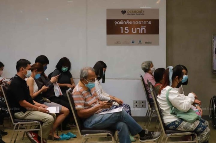 Los nuevos casos diarios de COVID-19 se duplican en Bangkok, Tailandia - 1