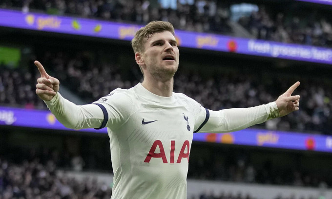 Tiền đạo Timo Werner mừng bàn gỡ hòa 1-1 cho Tottenham trước Crystal Palace, ở thành phố London, vòng 27 Ngoại hạng Anh ngày 2/3/2024. Ảnh: AP