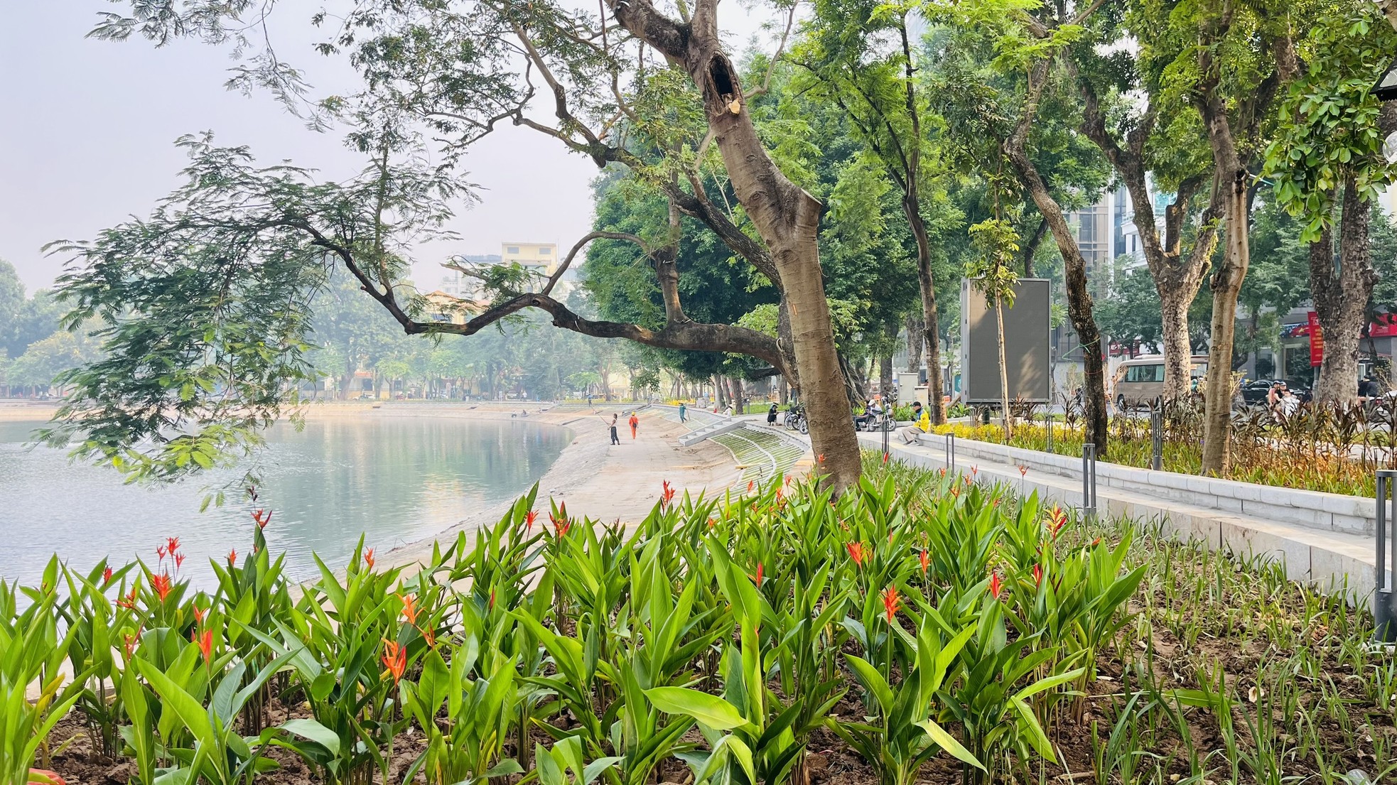 Vista panorámica del lago Thien Quang con 4 espacios abiertos a punto de finalizar la foto 18