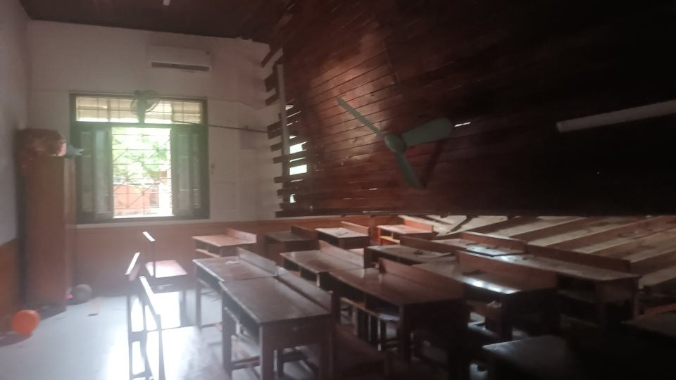 تسبب الحادث غير المتوقع في إصابة العديد من طلاب مدرسة هيرمان جماينر الثانوية. الصورة ٢