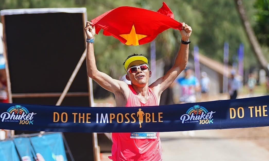 Dos atletas vietnamitas ganaron el Ultra Maratón Phuket 100K