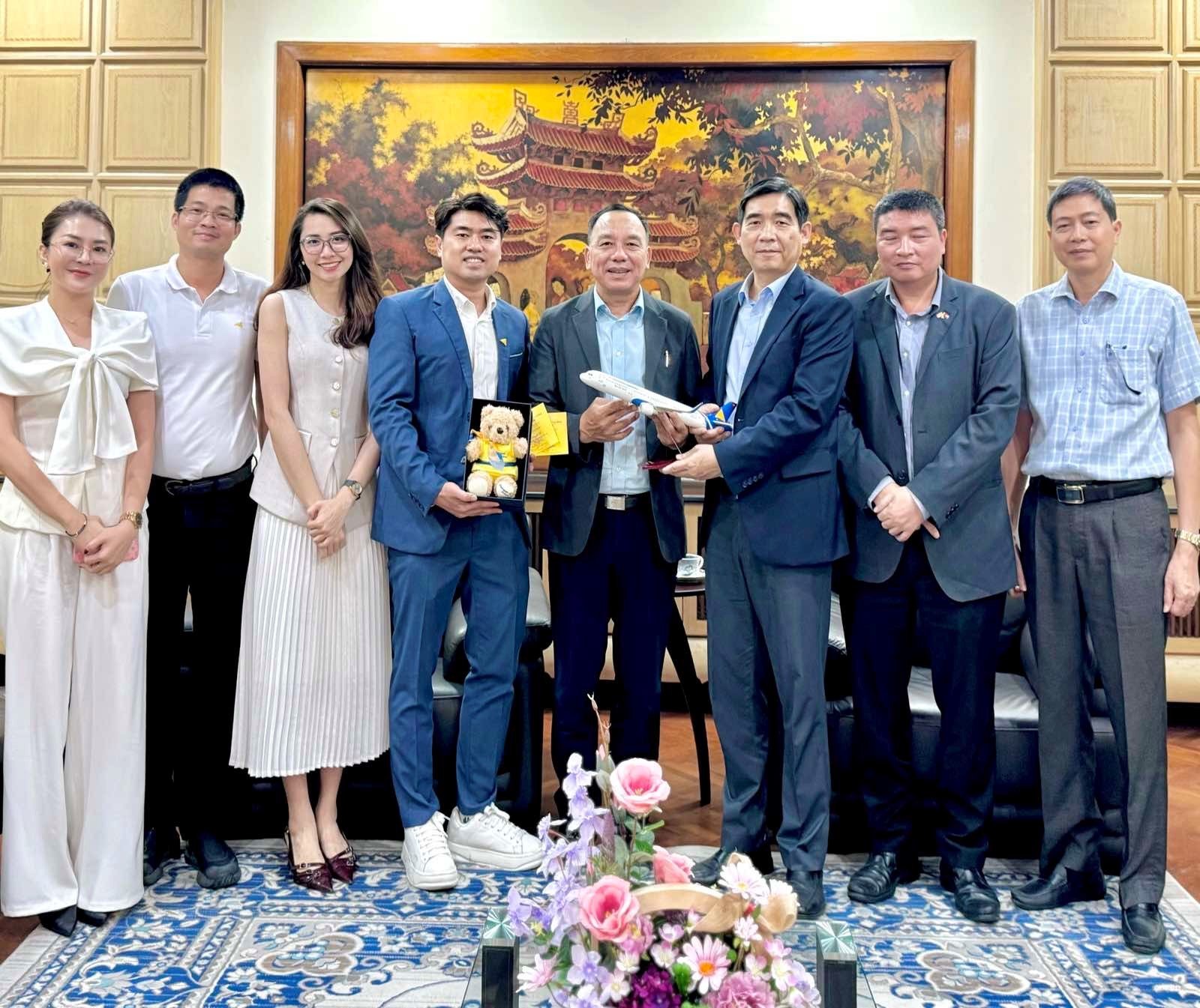 สายการบิน Vietravel เข้าพบและทำงานร่วมกับสถานทูตเวียดนามในประเทศไทย