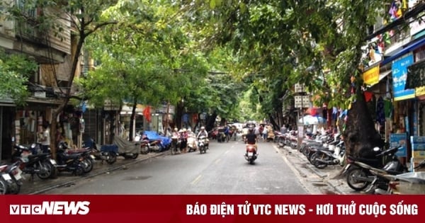 Big sale on houses in Hanoi's old quarter but... they don't sell