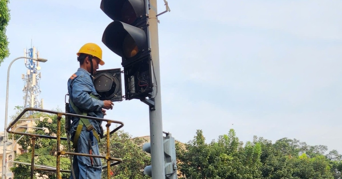 Ho-Chi-Minh-Stadt hat 500 Ampeln installiert, damit Motorräder an 200 Kreuzungen bei Rot rechts abbiegen können.