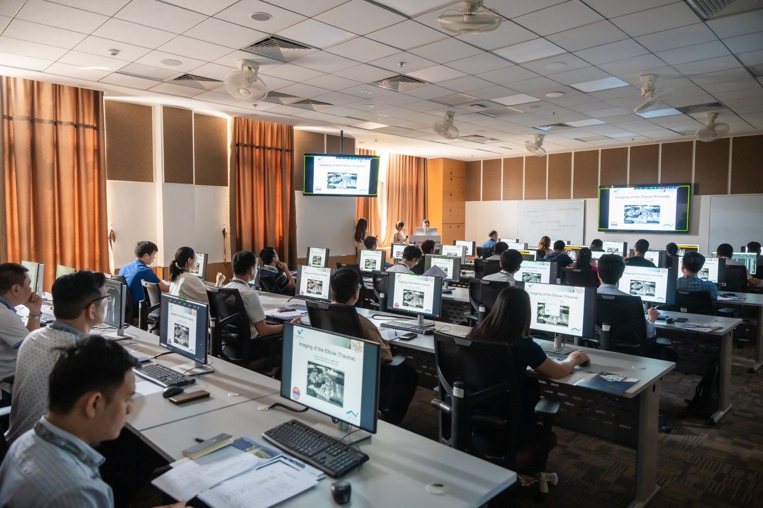 Vinuni abre el primer centro de formación en diagnóstico por imagen de calidad internacional en Vietnam, foto 4