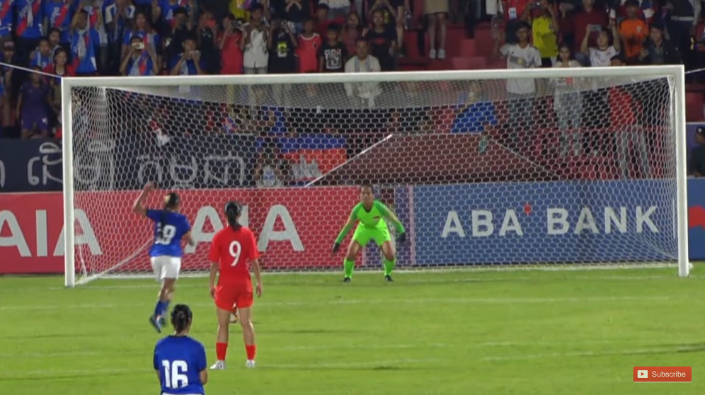 Bóng đá nữ Campuchia tạo cột mốc lịch sử tại SEA Games 32 - Ảnh 1.