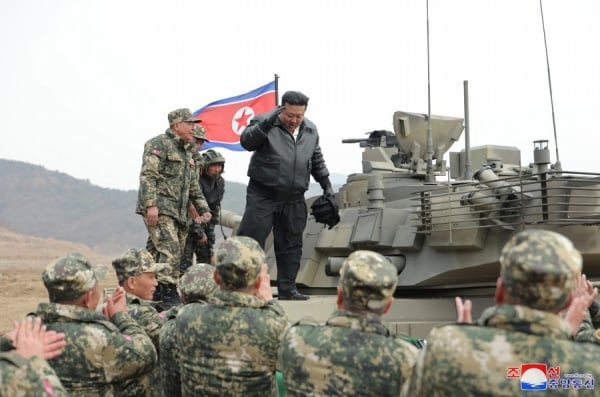 러시아, 북한이 자체 '핵 우산'을 가지고 있다고 주장, 한국은 수용 안 해, 평양은 '세계에서 가장 강력한 탱크' 자랑