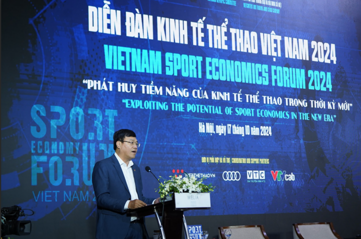 Le directeur du département des sports et de l'entraînement physique, Dang Ha Viet, s'exprime lors du Forum économique du sport du Vietnam 2024