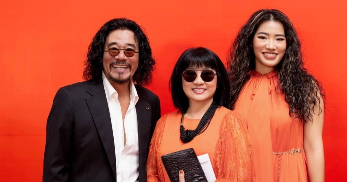 La familia de Cam Van, Khac Trieu y su hija Cece Truong cantan sobre el tema "Madre"