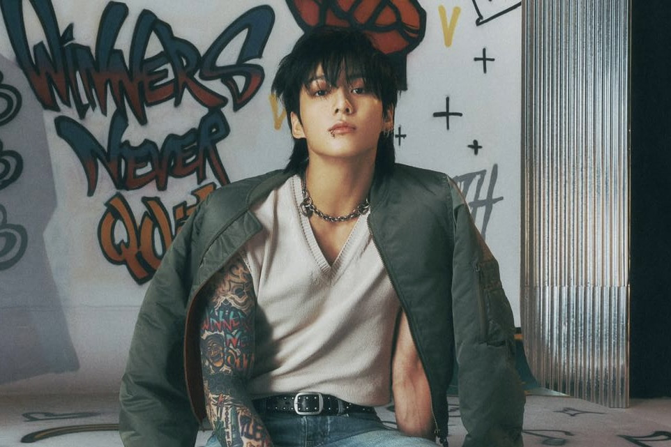 Obwohl er beim Militär ist, erhält Jungkook (BTS) immer noch ständig gute Nachrichten. Foto: HYBE