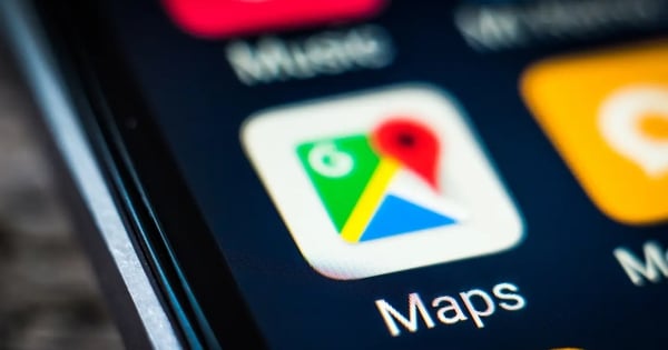 Tại sao Google Maps hiển thị hình tròn ở điểm định vị?